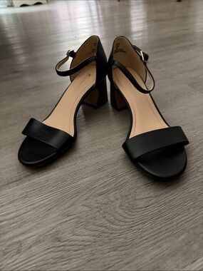 Xappeal  Black Ankle-Strap Block Heel Sandals  Sz 9.5  NWOT